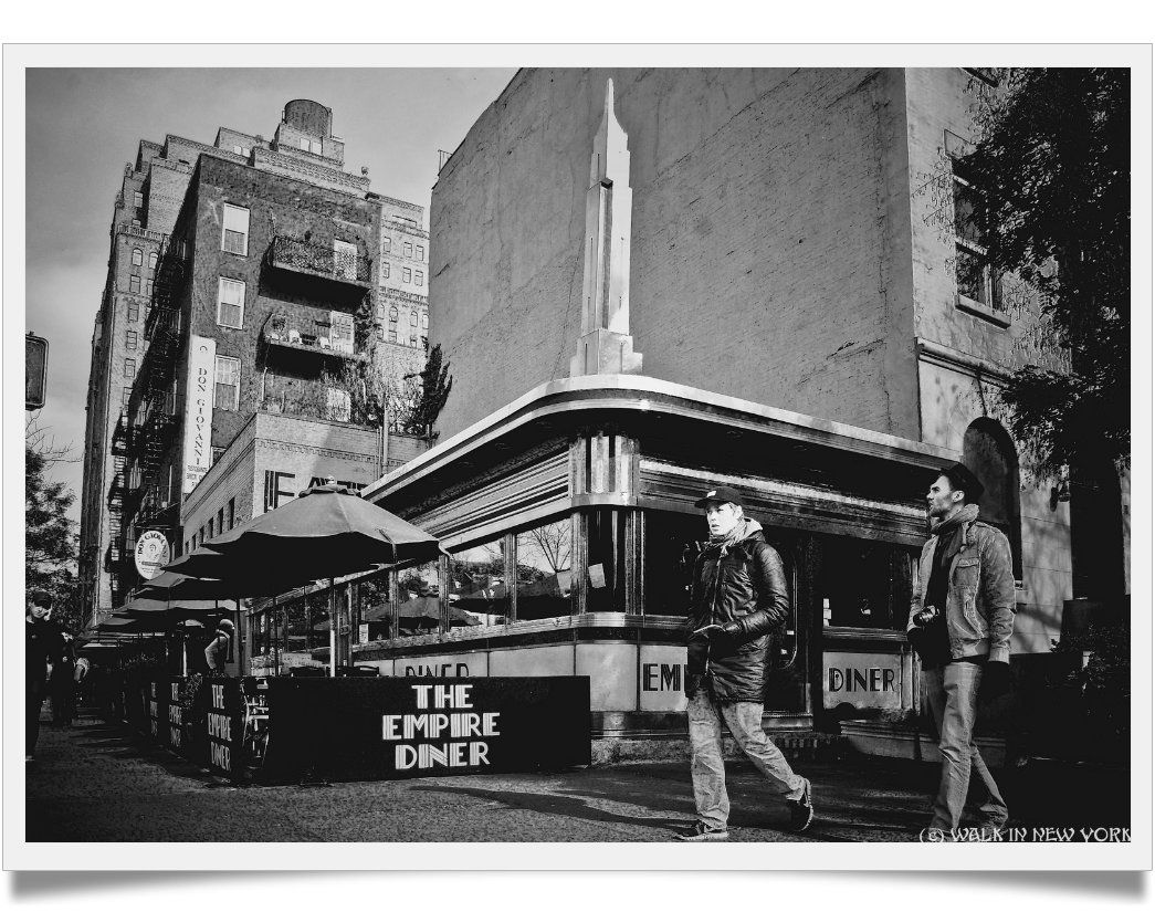 Walk In New York 2009 - Chelsea - The Empire Diner  bw 1 - original.jpg
